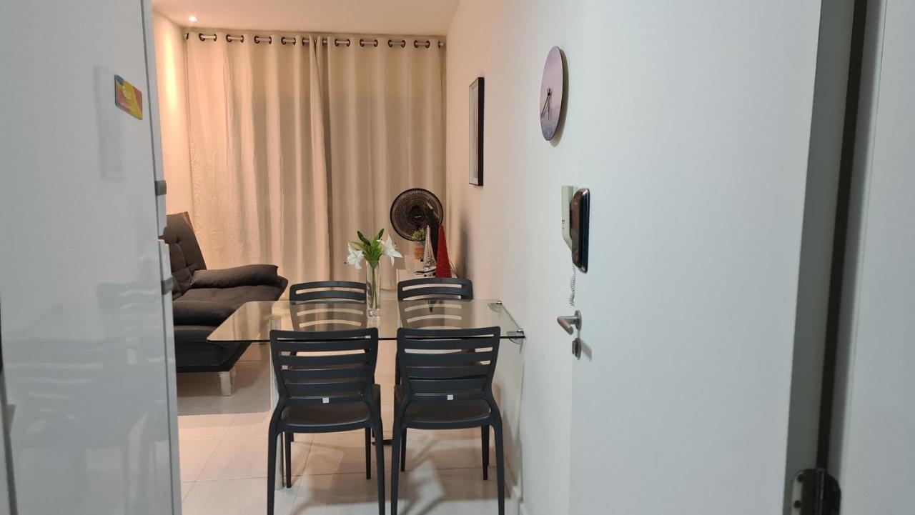 Apartamento Muro Alto Condomínio Club *