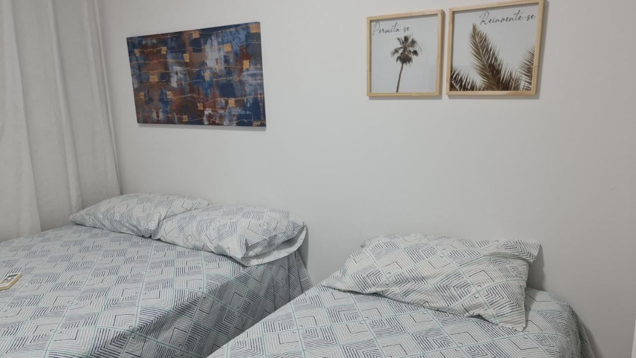 Muro Alto Condomínio Club Apartamento